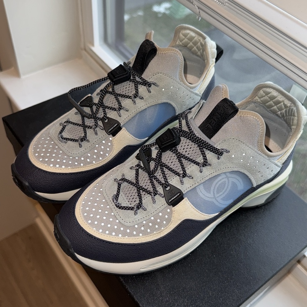 Chanel Sneaker - Picture 2 of 5